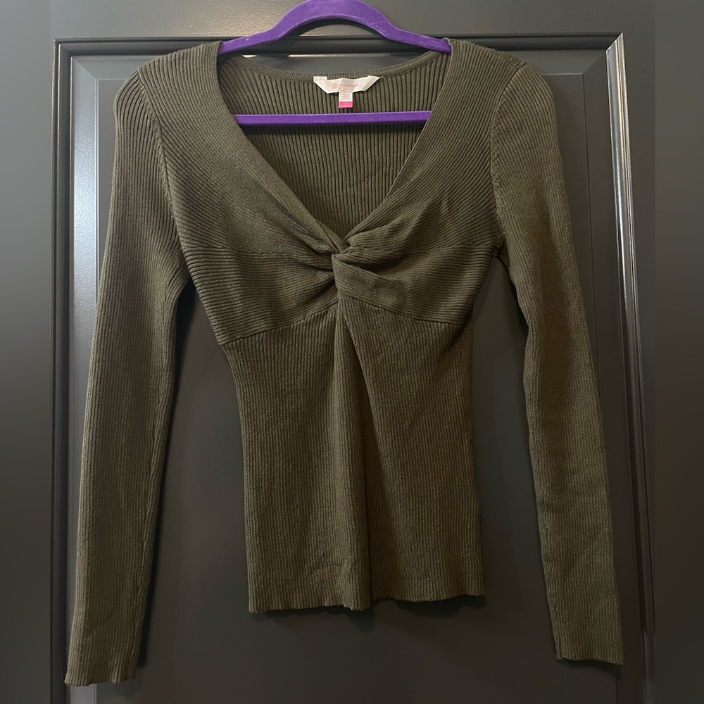 Long sleeve v neck